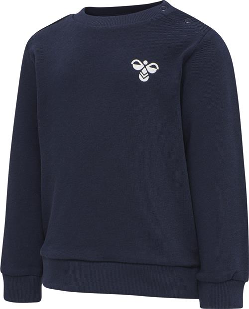 Se Hummel Hmlsanto Crew Suit Str 9-12 mdr / 80 - Blå Sweatshirts Bomuld hos Magasin ved Magasin