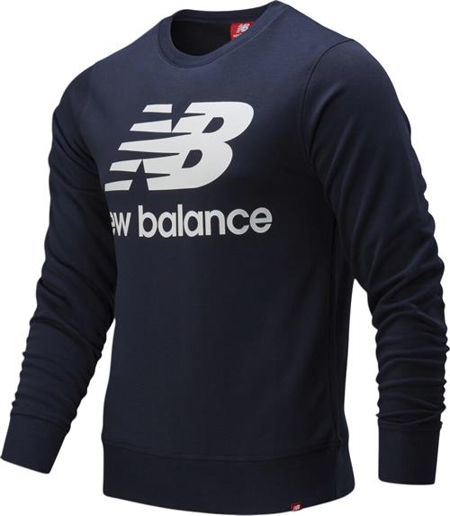 Se New Balance Essentials Stacked Logo Sweatshirt XS - Sweatshirts Bomuld hos Magasin ved Magasin