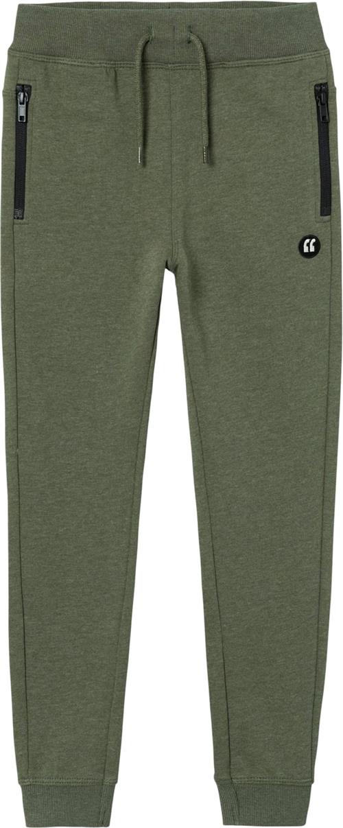 Se Name It Nkmvimo SWE Pant BRU Noos Str 128 - Rifle Green Bukser hos Magasin ved Magasin