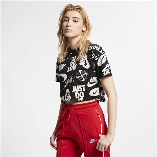 Se Nike Sportswear Essential Cropped T Shirt XS - Trænings T-shirts Bomuld hos Magasin ved Magasin