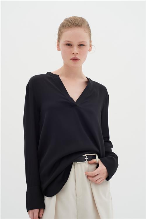 InWear Likoiw Blouse Premium 93 Silk Kvinde Black Langærmede Bluser Relaxed Fit Str 46 - hos Magasin