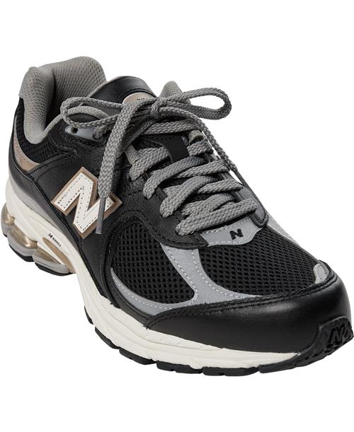 Se New Balance New Balance 2002r Mand Black Sneakers Str 45 - hos Magasin ved Magasin