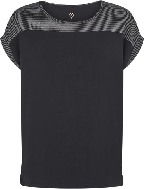 Carite Carola Loose Tshirt 48 - Trænings T-shirts hos Magasin