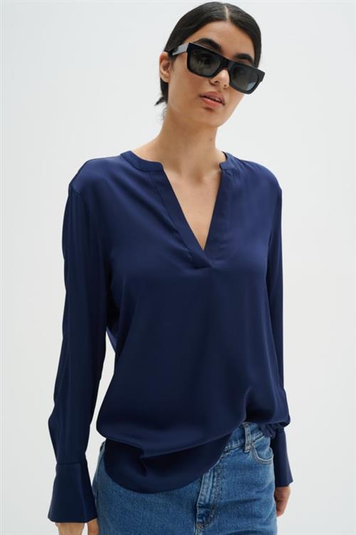 InWear Likoiw Blouse Premium 93 Silk Kvinde Midnight Magic Langærmede Bluser Relaxed Fit Str 40 - hos Magasin