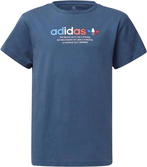 Se adidas TEE Mand Blue Kortærmede T-shirts Str 140 - Bomuld hos Magasin ved Magasin