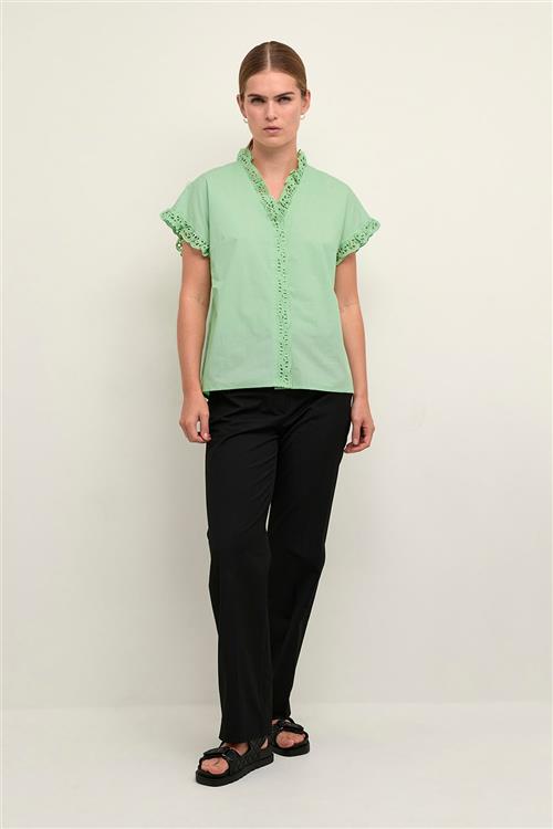 Se Karen by Simonsen Caliopekb Blouse Kvinde Pastel Green Kortærmede Bluser Relaxed Fit Str 36 - hos Magasin ved Magasin