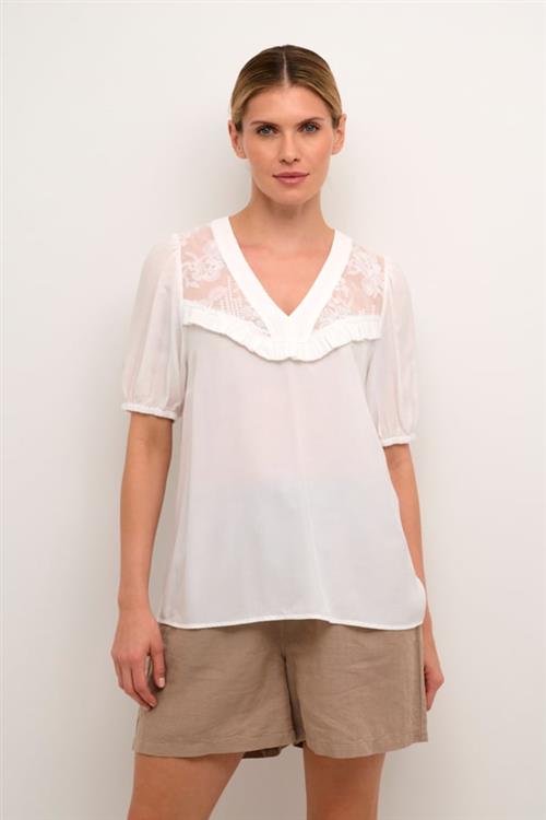 Se Culture Cuasmine SS Blouse Kvinde Spring Gardenia Kortærmede Bluser Str M - hos Magasin ved Magasin