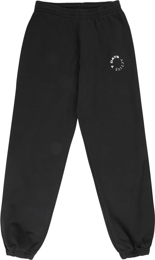 Se 7 Days Active Organic Sweat Pants Kvinde 001 Black Sweatpants Str M - hos Magasin ved Magasin