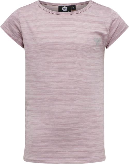 Se Hummel Sutkin Tshirt S/S 104 - T-shirts Polyester hos Magasin ved Magasin