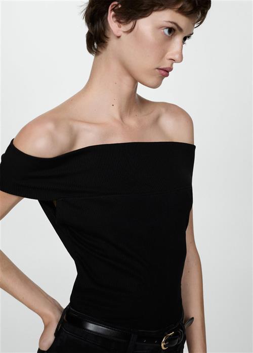 Se MANGO Offshoulder top Kvinde Black Kortærmede T-shirts Str XS - hos Magasin ved Magasin