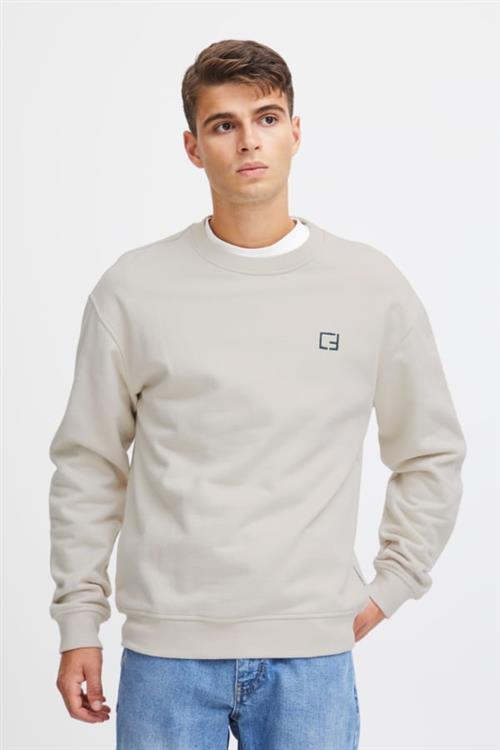 Se Casual Friday Cfsage With Back Embroidery Mand Pumice Stone Sweatshirts Str L - hos Magasin ved Magasin