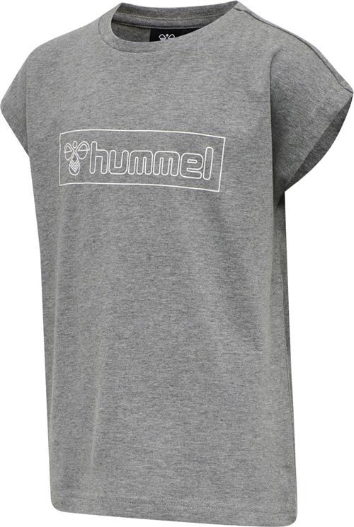 Se Hummel Hmlboxline Tshirt S/S Str 8 år / 128 cm - Grå Kortærmede T-shirts hos Magasin ved Magasin