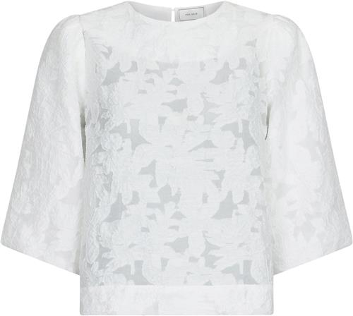 Se Neo Noir Lava Brocade Blouse Kvinde Off White Kortærmede Bluser Str 42 - hos Magasin ved Magasin