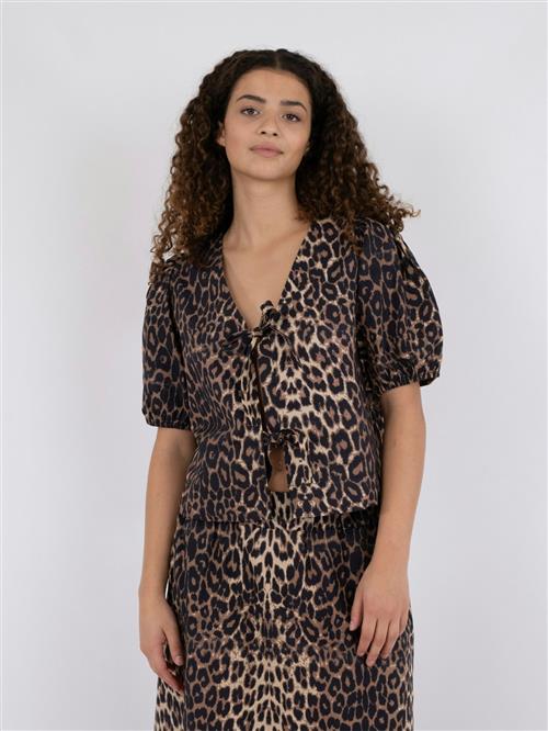 Se Neo Noir Bianca Leo Blouse Kvinde Leopard Toppe Str 42 - hos Magasin ved Magasin