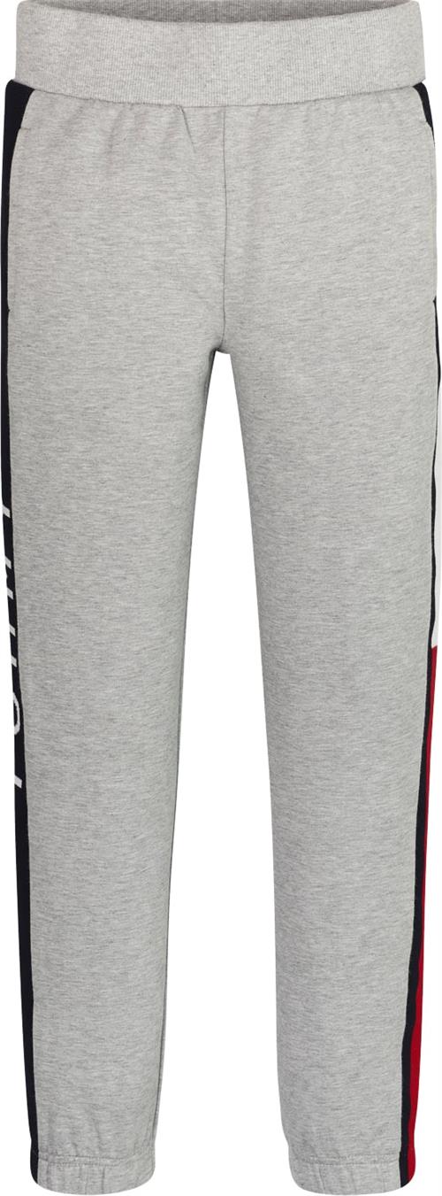 Tommy Hilfiger Tommy Flag Sweatpants Str 10 år / 140 cm - P01 Bukser hos Magasin