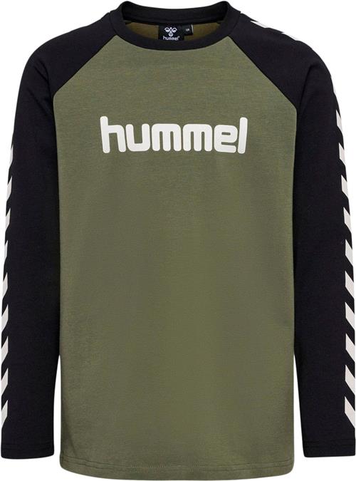 Hummel Boys Trøje 122 - T-shirts hos Magasin