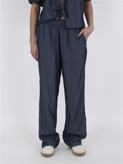 Neo Noir Astra Chambray Pants Kvinde Dark Navy Bukser Med Brede Ben Str 44 - hos Magasin