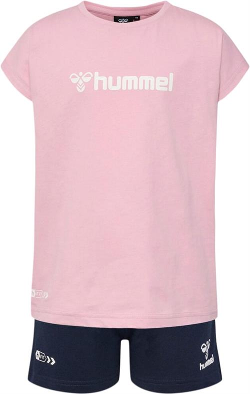 Hummel Nova Tshirt, sæt 110 - Træningssæt hos Magasin