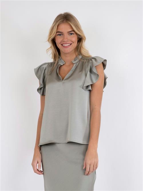 Se Neo Noir Stella Heavy Sateen Blouse Kvinde Smoke Green Kortærmede Bluser Str 40 - hos Magasin ved Magasin