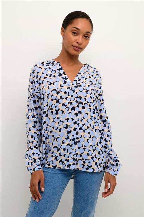 Se Kaffe Kaida BBB Blouse Kvinde Blue Dot Print Langærmede Bluser Regular Fit Str 46 - hos Magasin ved Magasin