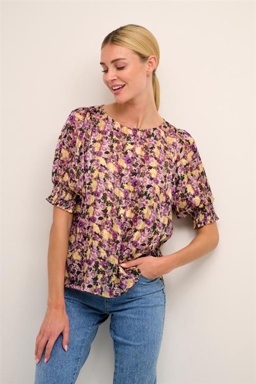 Kaffe Karina Blouse Kvinde Violet/yellow Abstract Flower Kortærmede Bluser Str 44 - hos Magasin