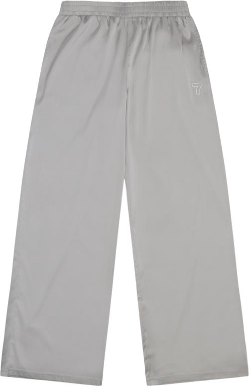 Se 7 Days Active Shiny Lounge Pants Kvinde 051 Silver Bukser Med Brede Ben Str S - hos Magasin ved Magasin