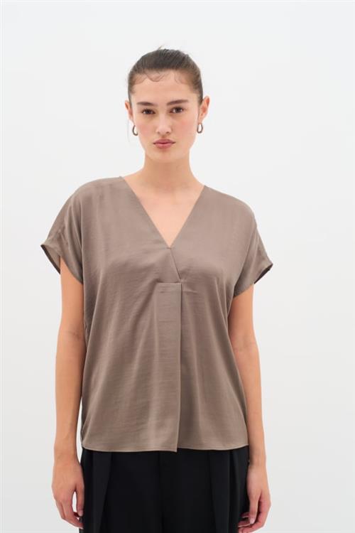 Se InWear Rindaiw Top Kvinde Sandy Grey Kortærmede Bluser Loose Fit Str 38 - hos Magasin ved Magasin