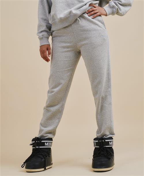 Se Cartel Copenhagen Blizzard Logo Sweatpants Grey Melange Kvinde Lysegrå Sweatpants Str S - Bomuld hos Magasin ved Magasin