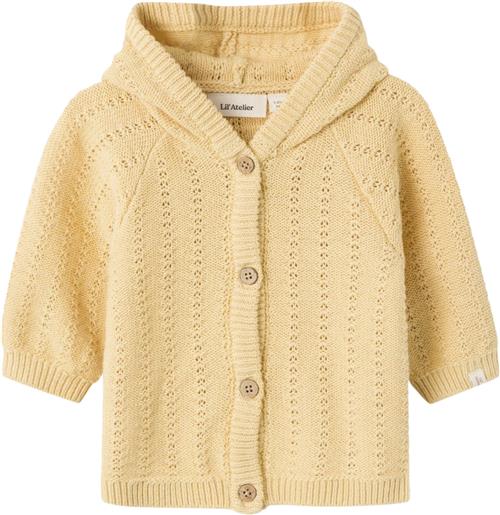 Se Lil' Atelier Nbfdaimo LS Knit Jacket LIL Str 62 - Sahara Sun Cardigans hos Magasin ved Magasin