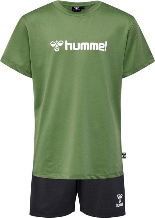 Hummel Plag Sæt Tshirt + Shorts 176 - Træningssæt hos Magasin