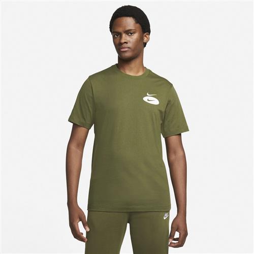 Se Nike Sportswear Swoosh League T Shirt XL - T-shirts hos Magasin ved Magasin