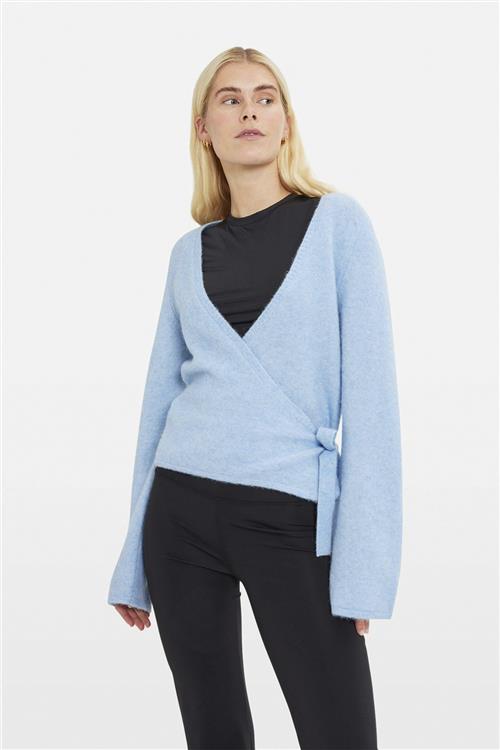 Se Envii Enada LS VN Knit 7216 Kvinde Clear Sky Mel Sweaters Str XS - hos Magasin ved Magasin