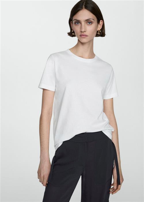 Se MANGO Tshirt .-- Chalaca Kvinde White Kortærmede T-shirts Str S - hos Magasin ved Magasin