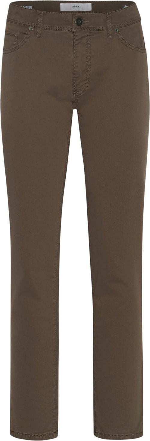 Se BRAX Style.Cadiz Mand 33 Khaki Chinos Str 32/34 - hos Magasin ved Magasin