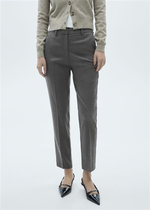 Se MANGO Trousers .- Warm Kvinde 92 Bukser Str 34 - hos Magasin ved Magasin