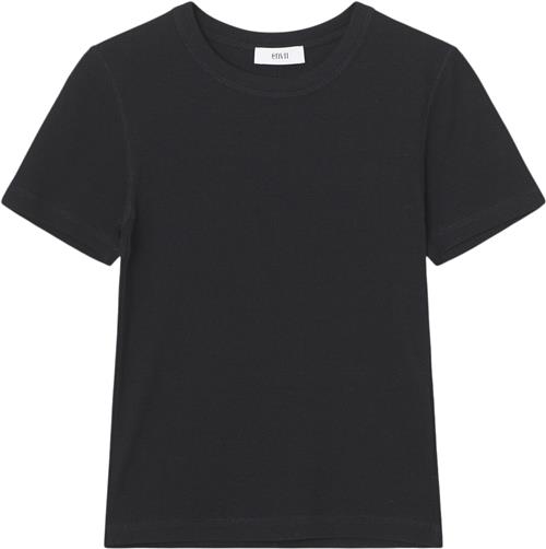 Se Envii Enally SS Crop TEE 5314 Kvinde Black Kortærmede T-shirts Str XL - hos Magasin ved Magasin