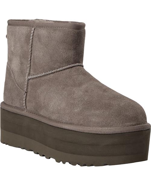 Se UGG W Classic Mini Platf Kvinde Skp Vinterstøvler Str 40 - hos Magasin ved Magasin