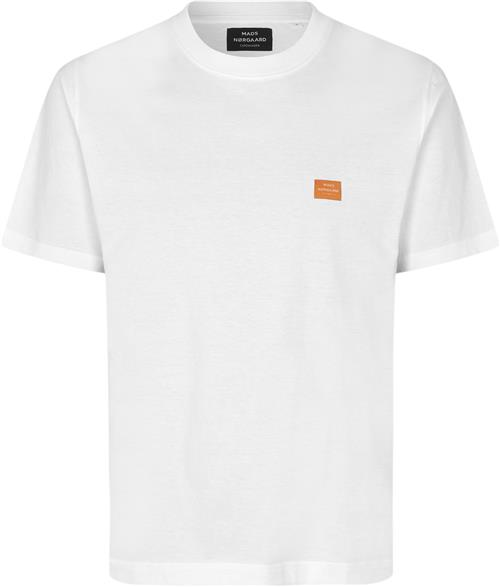 Se Mads Nørgaard - Copenhagen Cotton Jersey Frode Emb Logo Tee Mand Hvid Kortærmede T-shirts Str L - Bomuld hos Magasin ved Magasin