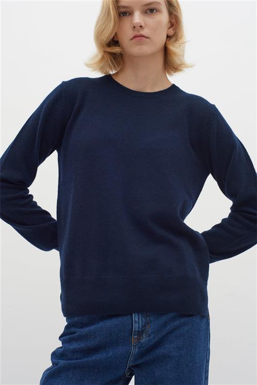 Se InWear Lukkaiw Crewneck Pullover Premium - 100% Cashmere Kvinde Marine Blue Sweaters Regular Fit Str L/XL Cashmere - hos Magasin ved Magasin