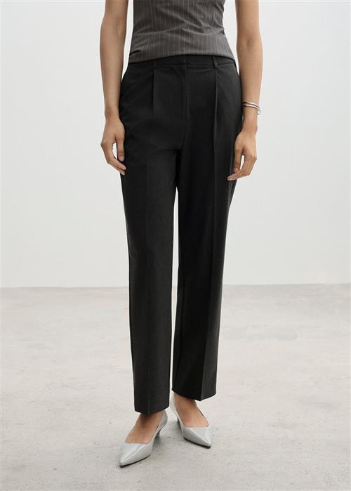 MANGO Pleated Straight Trousers Kvinde 92 Bukser Str 34 - hos Magasin