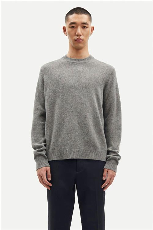 Se Samsøe Samsøe Isak Knit Sweater 15010 Mand Dark Grey Mel. Sweaters Str XXL - hos Magasin ved Magasin