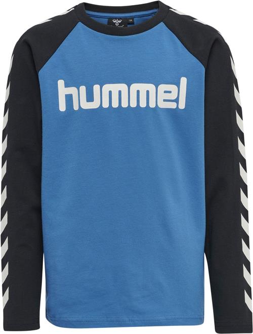 Se Hummel Boys Trøje 104 - T-shirts hos Magasin ved Magasin