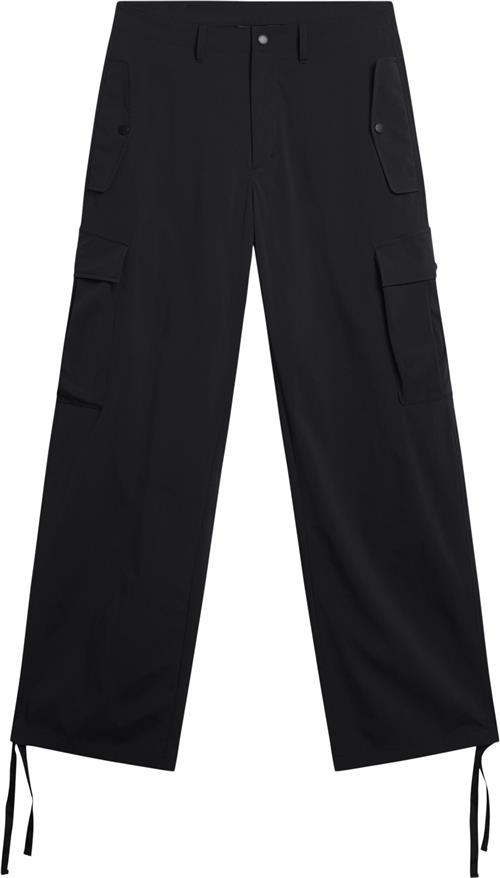 Se J. Lindeberg Cosmo Tech Cargo Pants Mand Sort Cargo Bukser Str L - hos Magasin ved Magasin