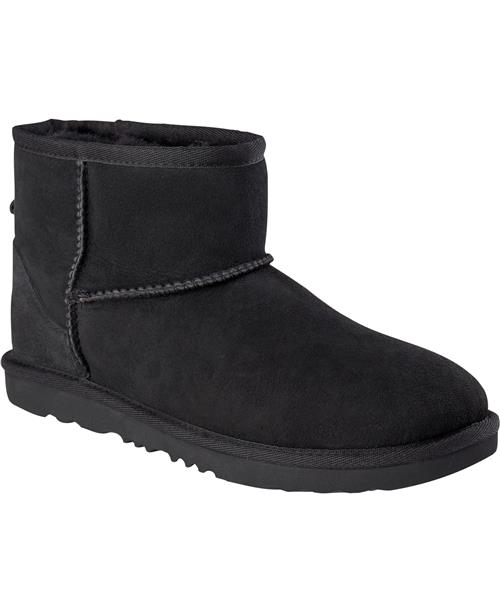 Se UGG Classic Mini II Kids Black Støvler Str 44 - hos Magasin ved Magasin