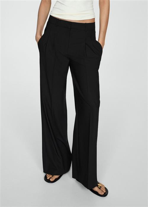 MANGO Pleated Straight Trousers Kvinde Black Bukser Str 40 - hos Magasin