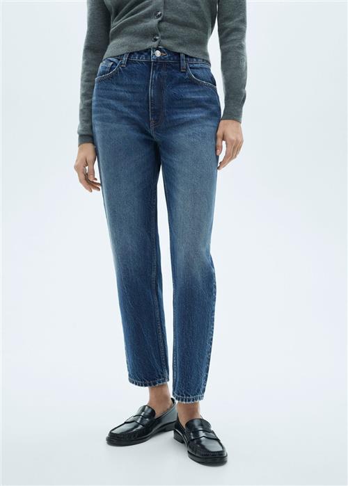 Se MANGO Mom2000 Highrise Jeans Kvinde Open Blue Jeans Str 34 - Denim hos Magasin ved Magasin