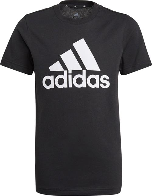 Se adidas Essentials Tshirt 128 - T-shirts hos Magasin ved Magasin