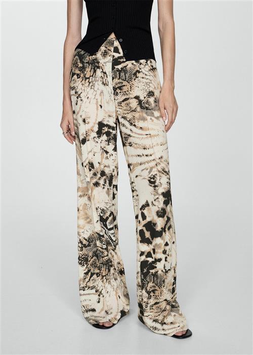 Se MANGO Fluid Animal Print Trousers Kvinde Light Beige Bukser Med Brede Ben Str 40 - hos Magasin ved Magasin