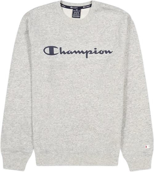 Se Champion Script Logo Sweatshirt M - Sweatshirts hos Magasin ved Magasin