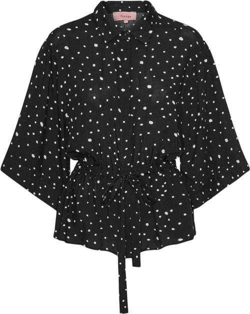 HUNKØN Kris Kimono Shirt Kvinde Black W/white Dots Skjorter Str S - hos Magasin